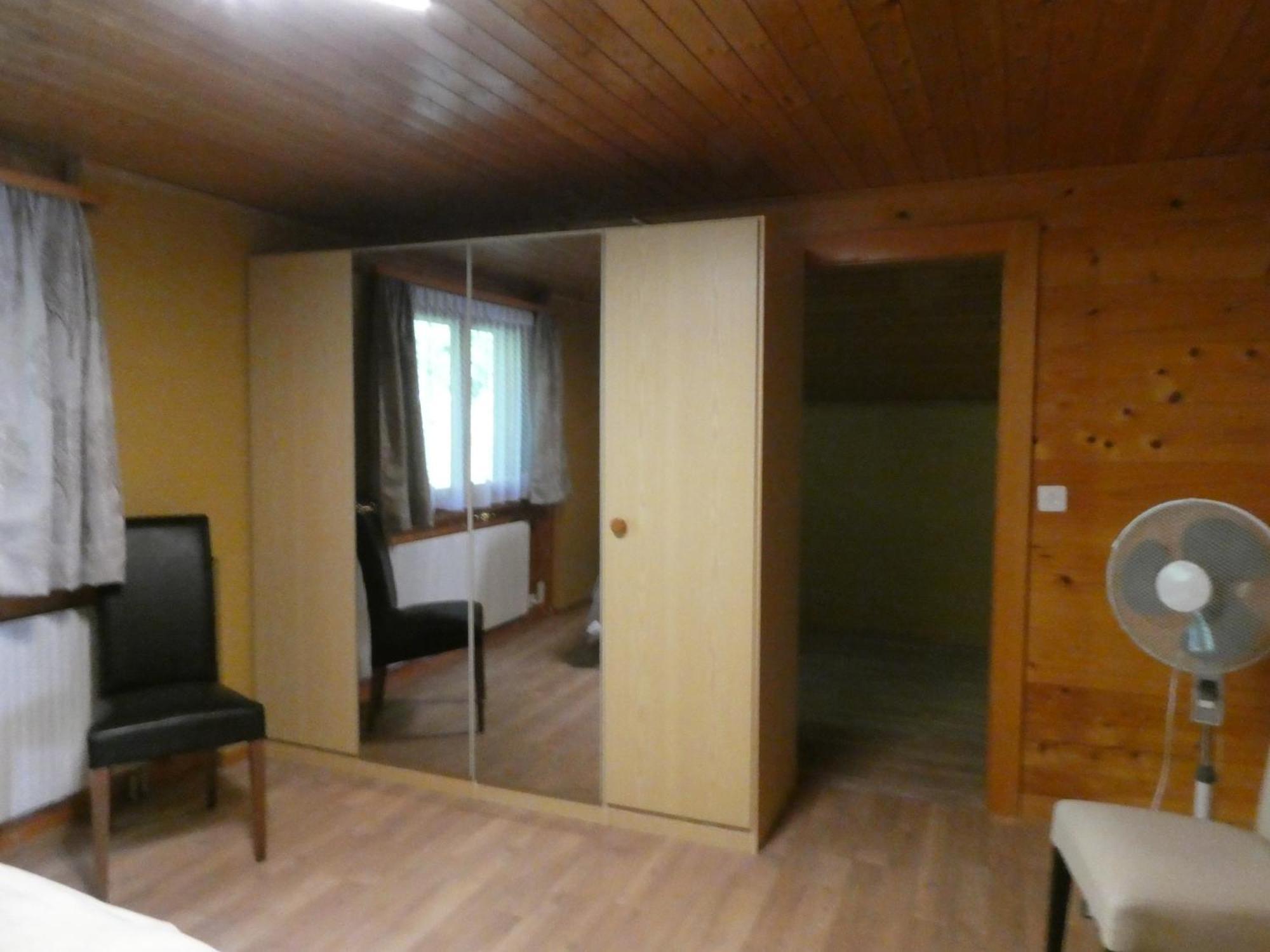 Appartamento Haus Zur Erholung Stalden Esterno foto