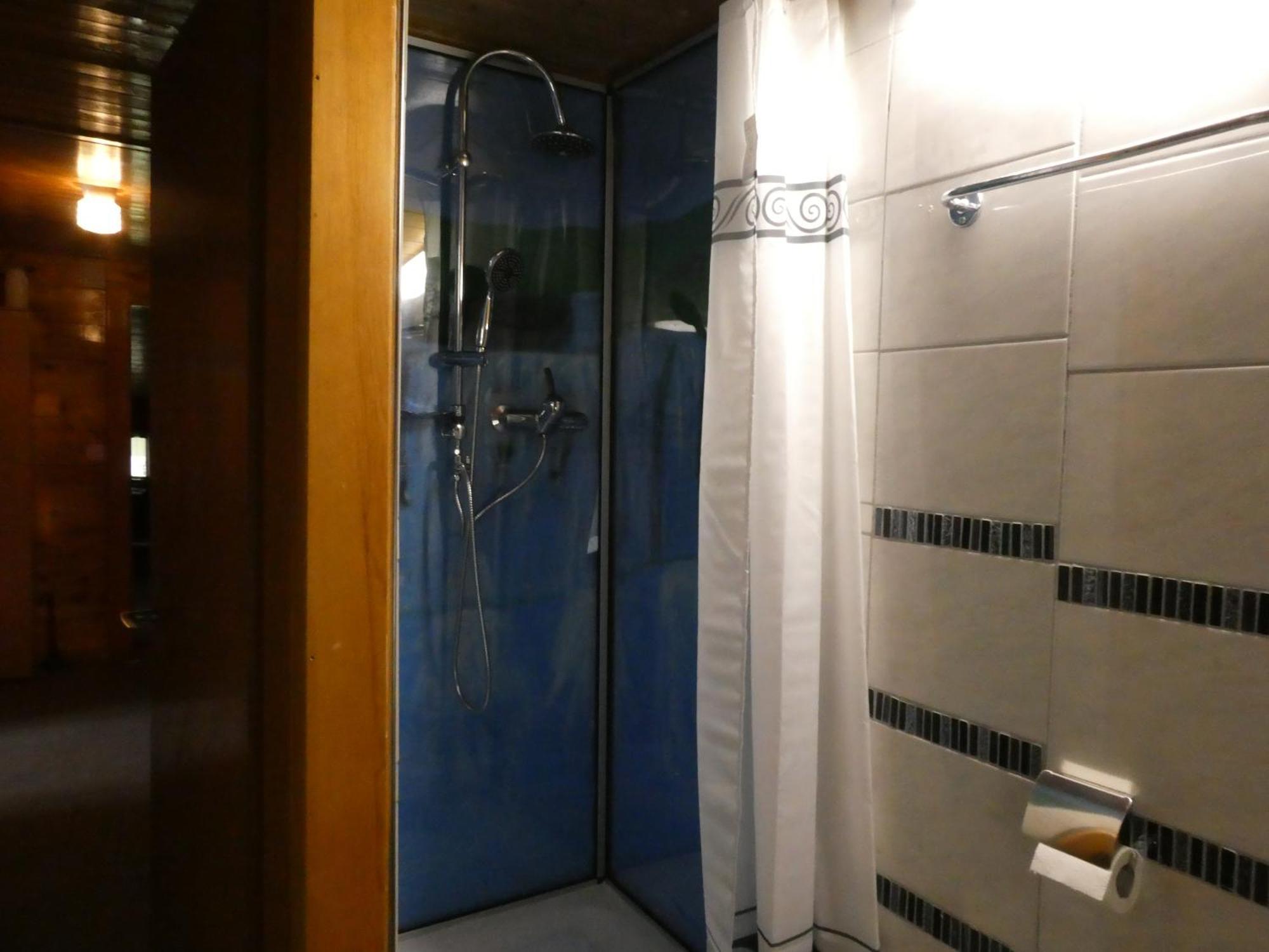 Appartamento Haus Zur Erholung Stalden Esterno foto